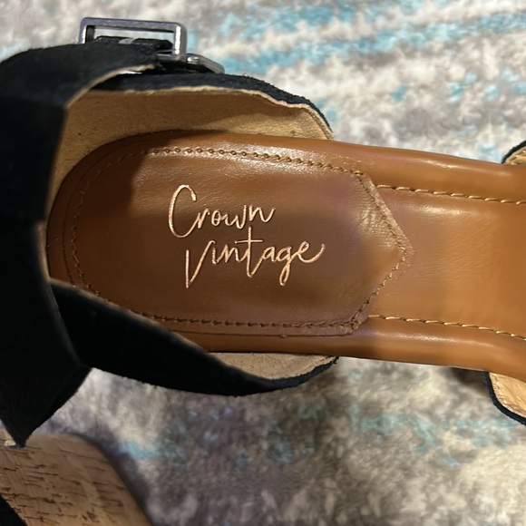 Crown Vintage Heel Wedges - Picture 2 of 6